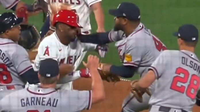 Reynaldo López throws punch at Jorge Soler during Braves vs Angels brawl